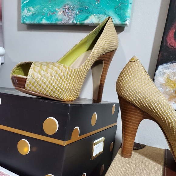 Nine West Peep Toe Reptile Heels - Picture 2 of 4